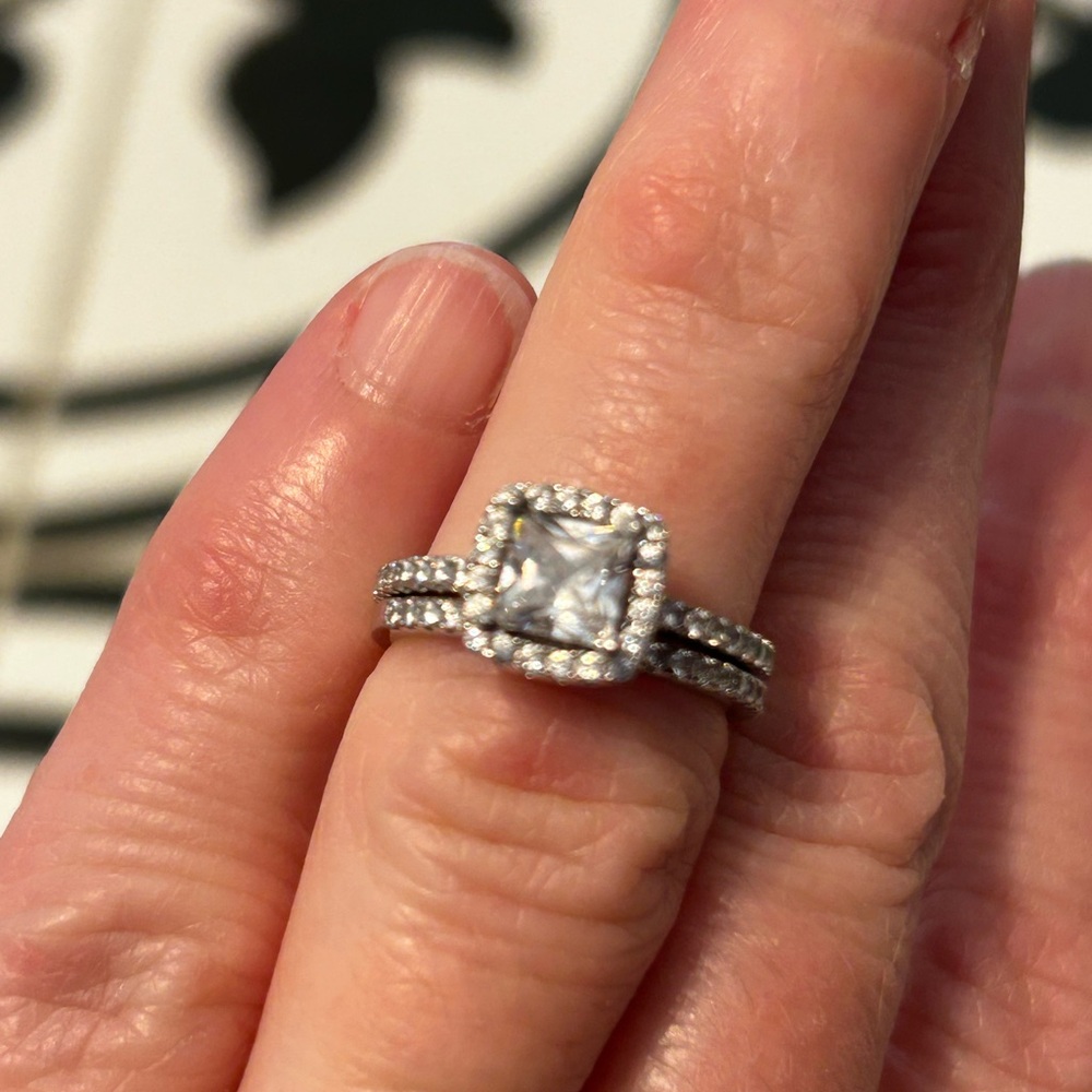 Silver Halo Wedding Ring Set